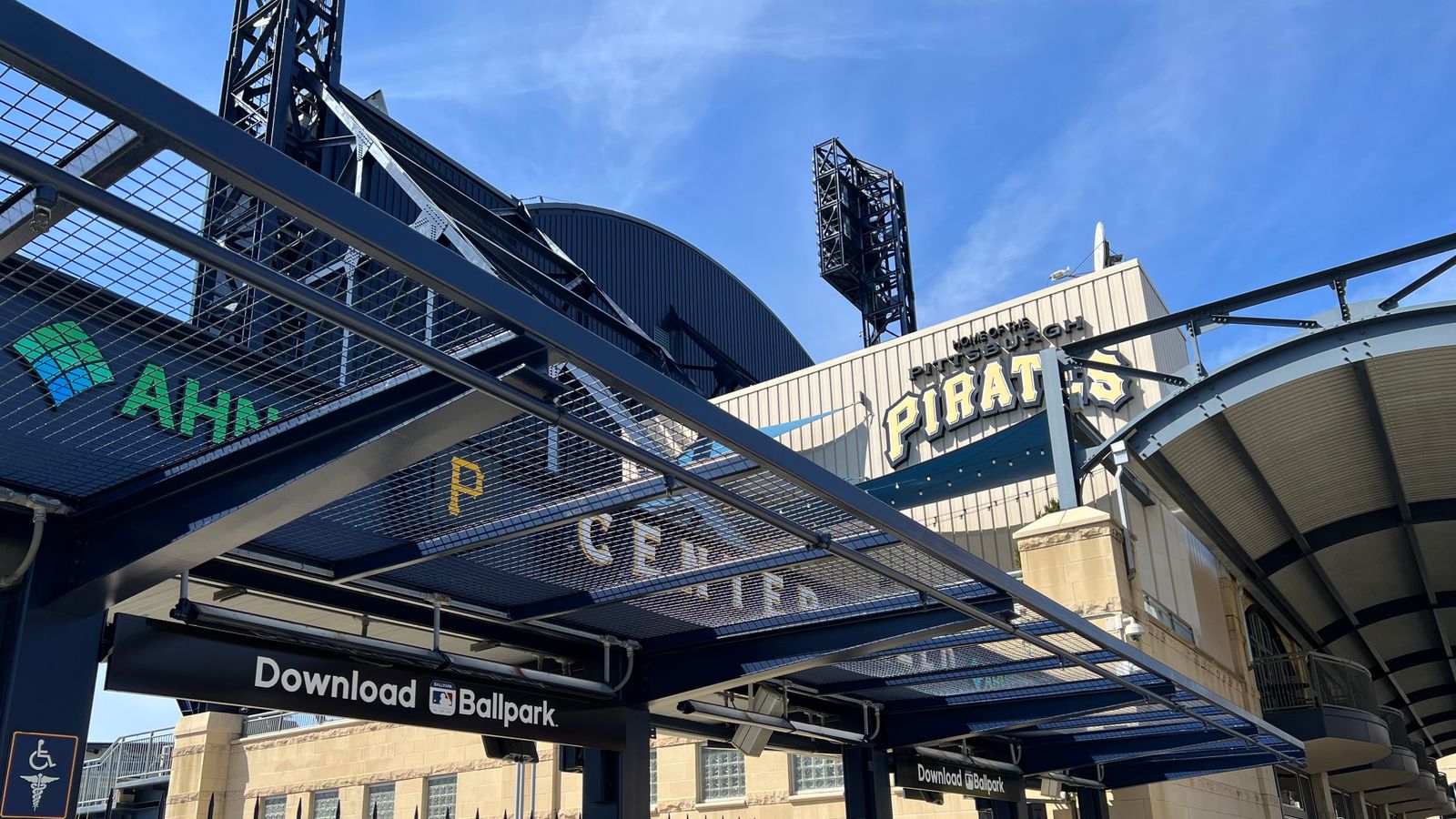 LIVE: White Sox 3, Pirates 0, second inning taken on the North Shore (Live coverage). Photo by DEJAN KOVACEVIC / DKPS
